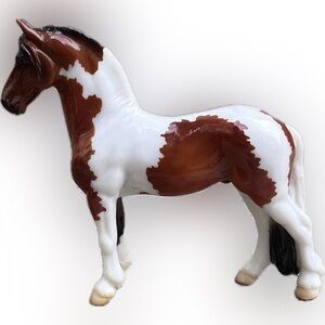 Breyer Glossy Stablemate "Ellington" #712448 Deluxe Collectors Club SR